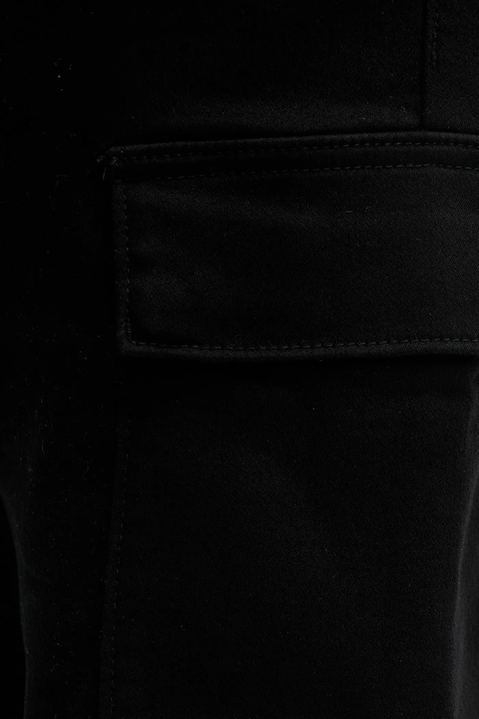 Kraťasy Pepe Jeans GYMDIGO FIVE POCKETS CARGO SHORT černá PM801177