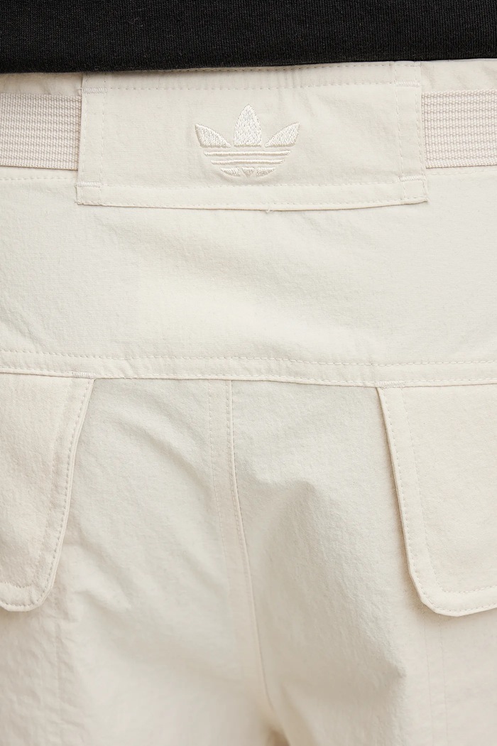 Šortky adidas Originals Essential béžová JD5883