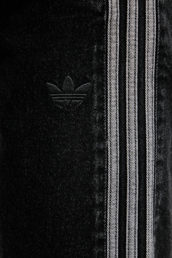 adidas Originals szorty jeansowe Firebird czarny JC6719