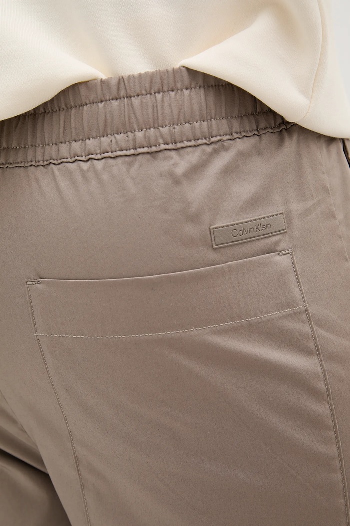 Calvin Klein szorty beżowy K10K114064