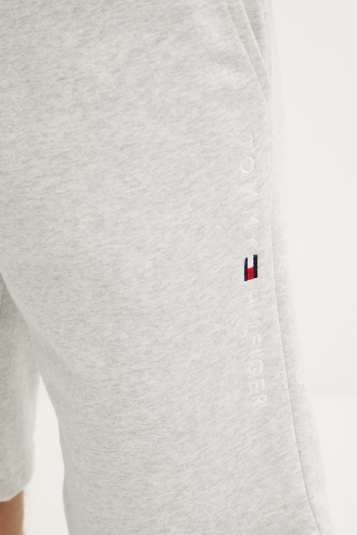 Tommy Hilfiger teplákové šortky pánske sivá UM0UM03452