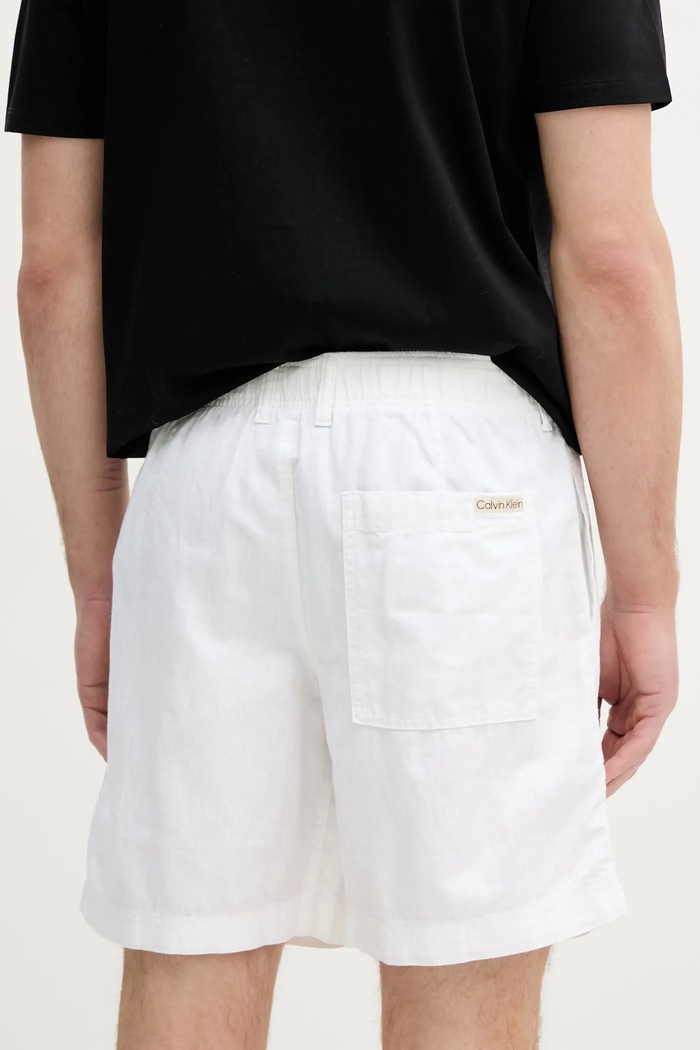 Oblačila Kratke hlače iz mešanice lana Calvin Klein Jeans J30J327300 bela
