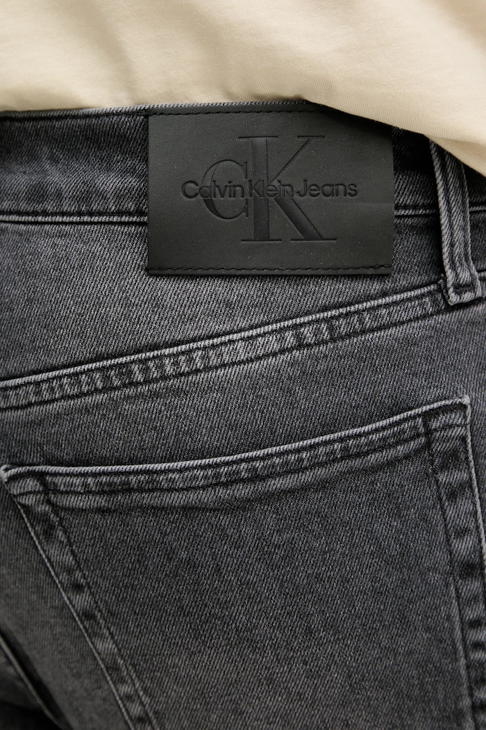 Calvin Klein Jeans szorty jeansowe szary J30J327515