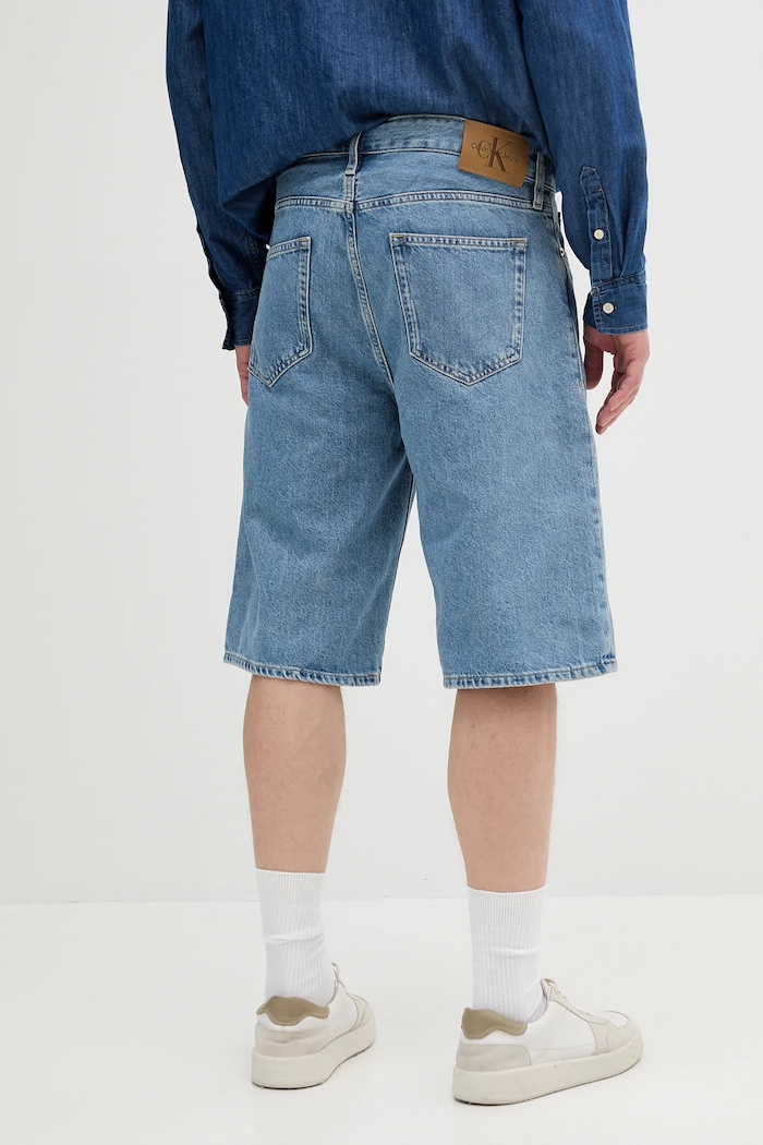 Oblečenie Rifľové krátke nohavice Calvin Klein Jeans J30J327187 modrá