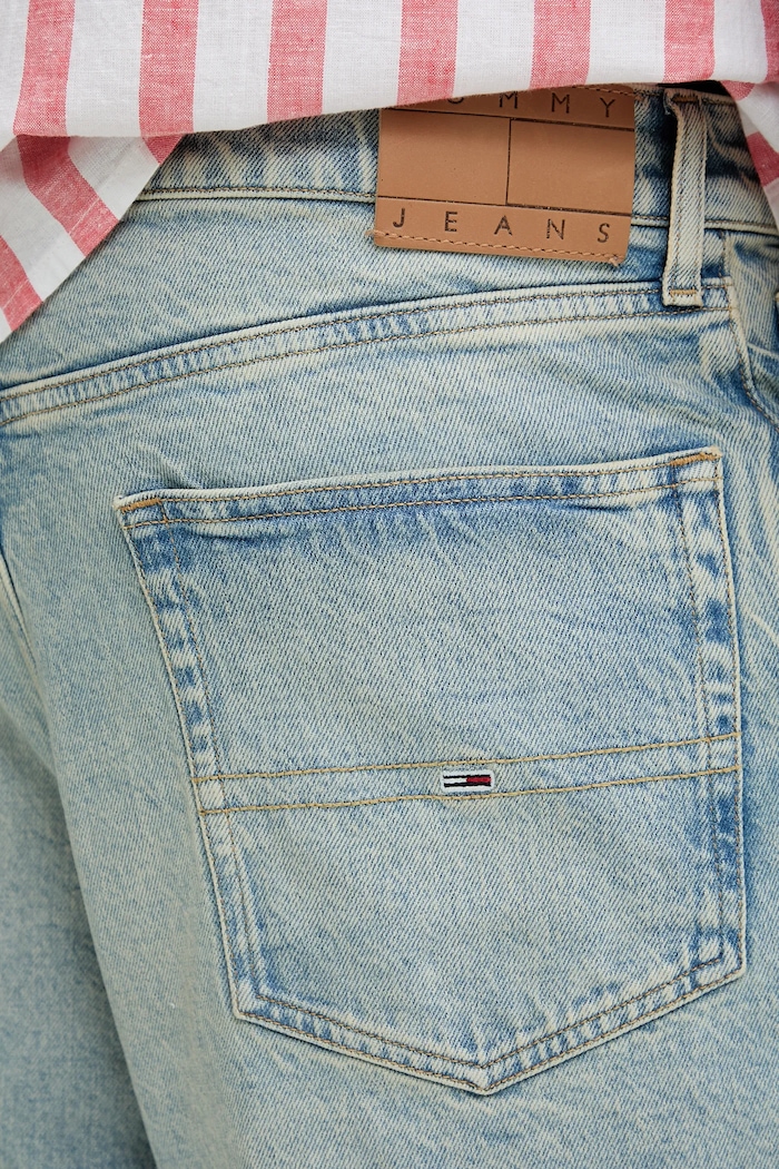 Дънков къс панталон Tommy Jeans син DM0DM20958