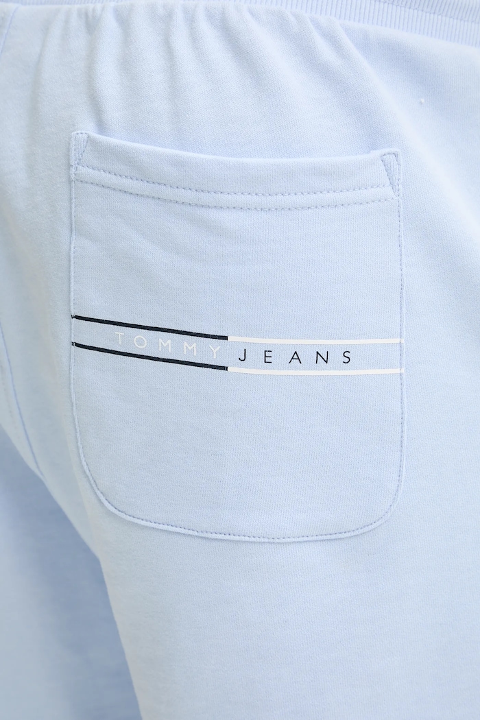 Tommy Jeans szorty bawełniane niebieski DM0DM21369