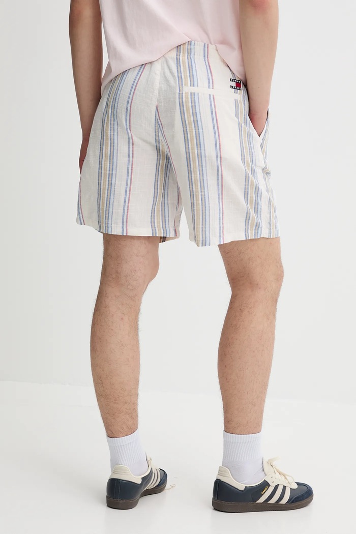 Oblačila Bombažne kratke hlače Tommy Jeans DM0DM21948 bela