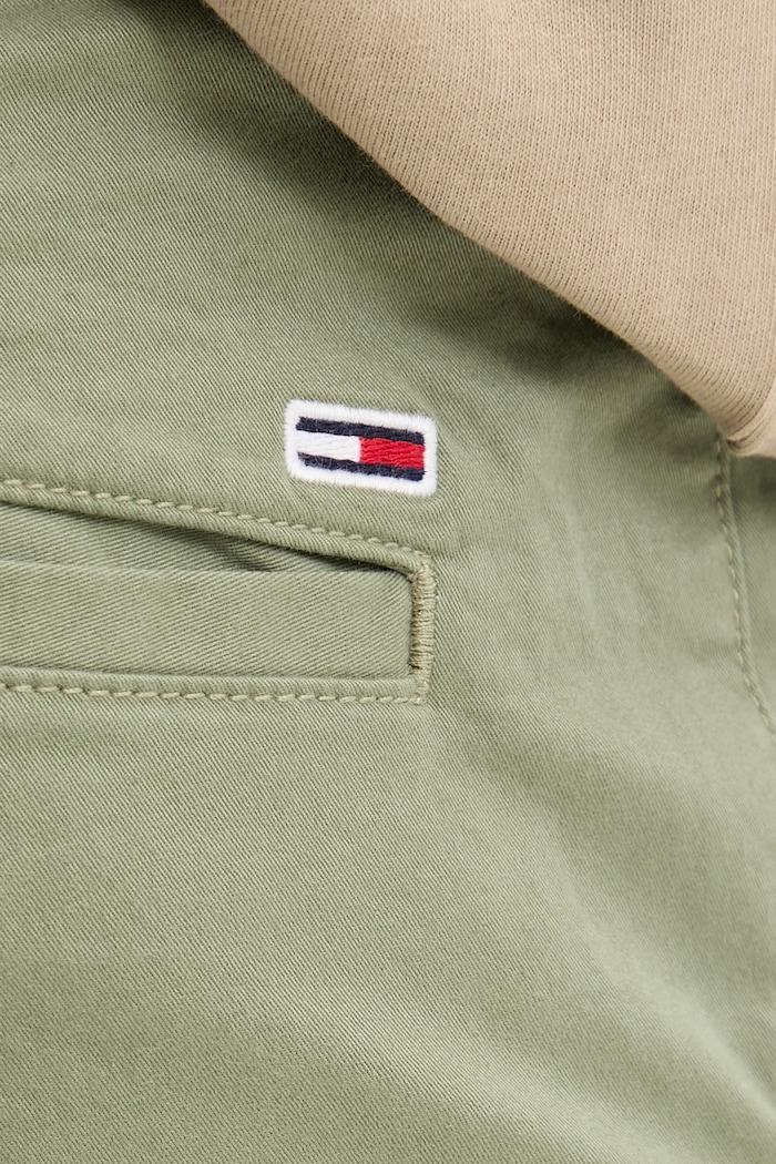 Šortky Tommy Jeans zelená DM0DM21949