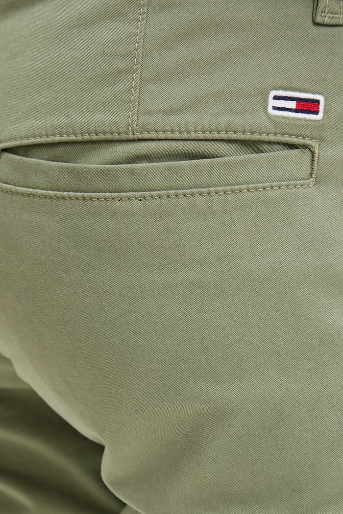 Šortky Tommy Jeans zelená DM0DM21950