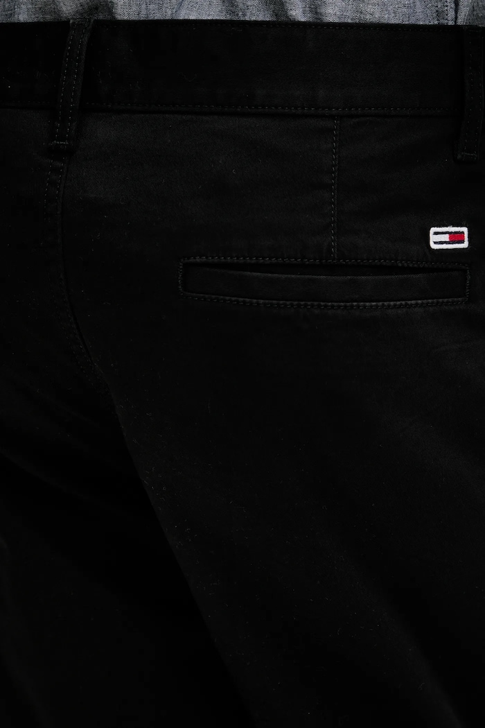 Σορτς Tommy Jeans μαύρο DM0DM21950