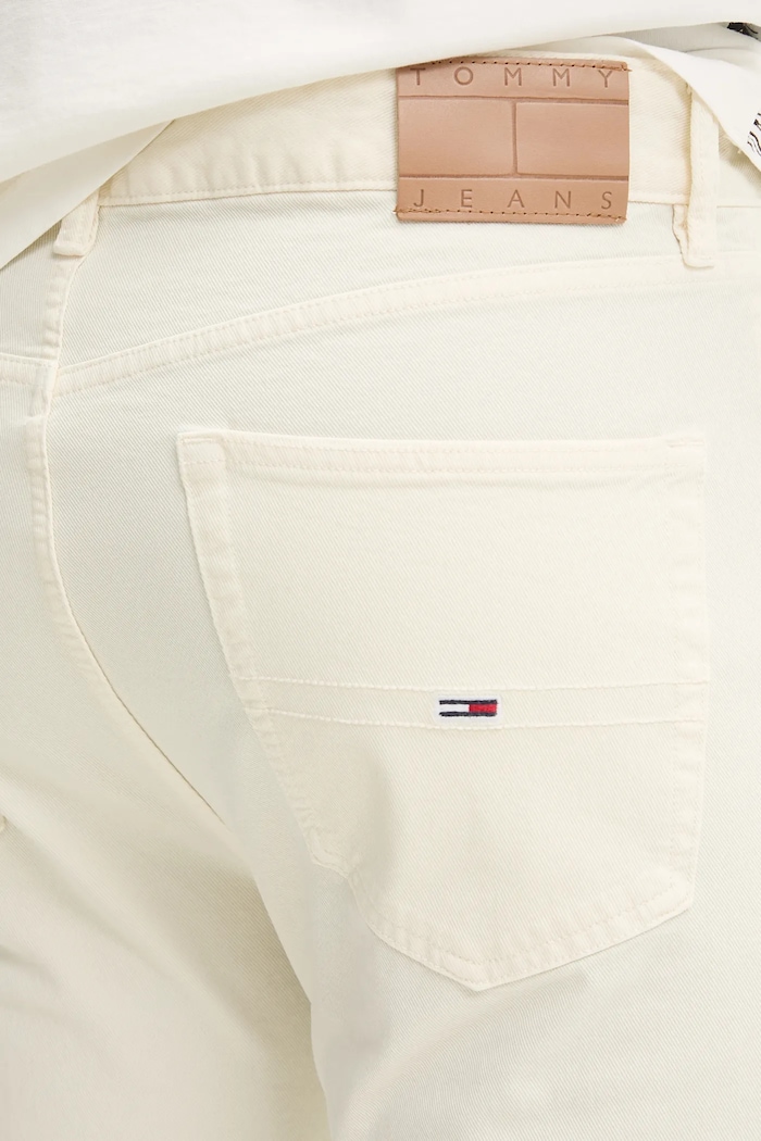 Džínové šortky Tommy Jeans béžová DM0DM21953