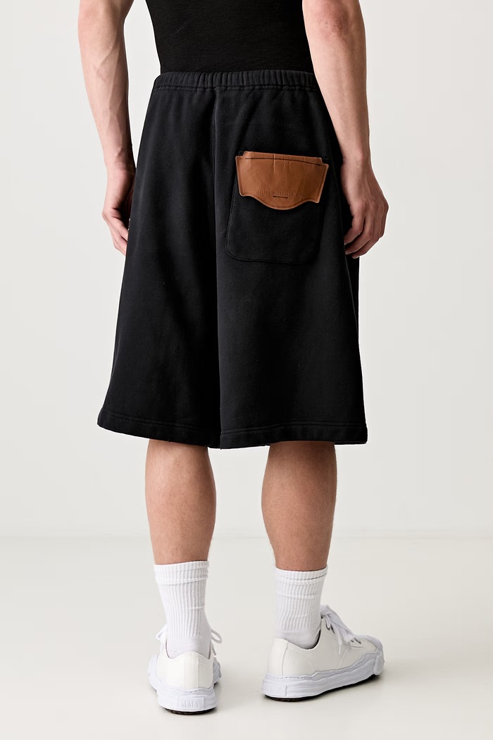 Oblečenie Maison MIHARA YASUHIRO Distressed Shorts teplákové šortky bavlnené pánske J14SP725 čierna