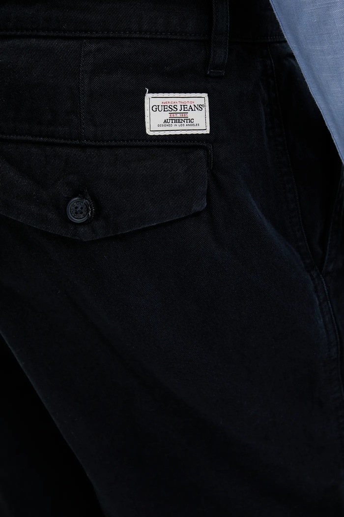 Βαμβακερό σορτσάκι Guess Jeans σκούρο μπλε M5GD44.WGCV1