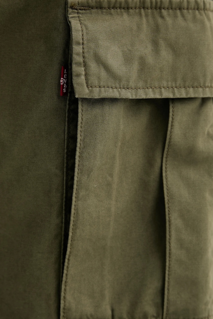 Levi's pantaloni scuți cargo pentru bărbați din bumbac CARRIER CARGO SHRT-2 verde 001KG