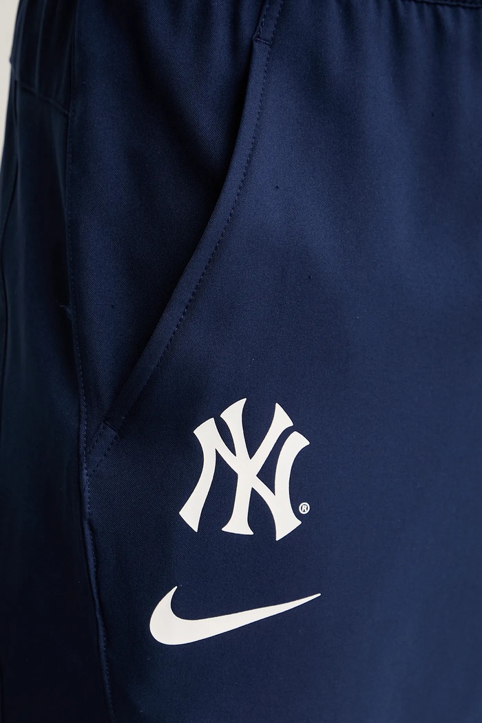 Nike szorty treningowe New York Yankees granatowy 01NA.44B.NK.F0V