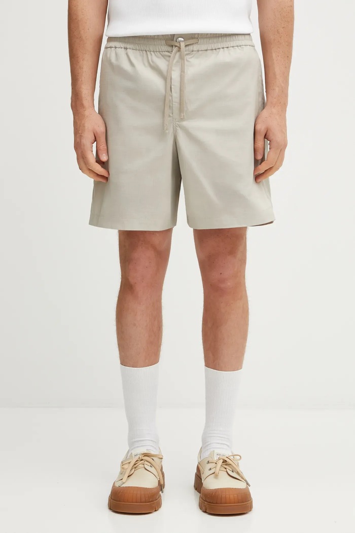 Kraťasy Maison Kitsuné Elasticated hladký béžová OM01414WW9020