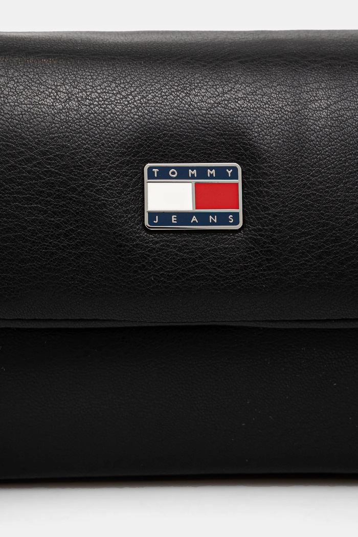 Kabelka Tommy Jeans černá AW0AW16978
