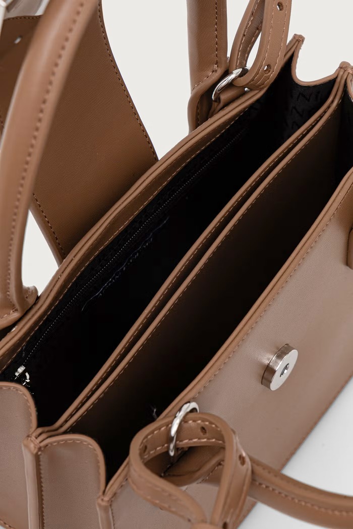 Armani Exchange чанта дамска от имитация на кожа XW000306.AF12039 бежов