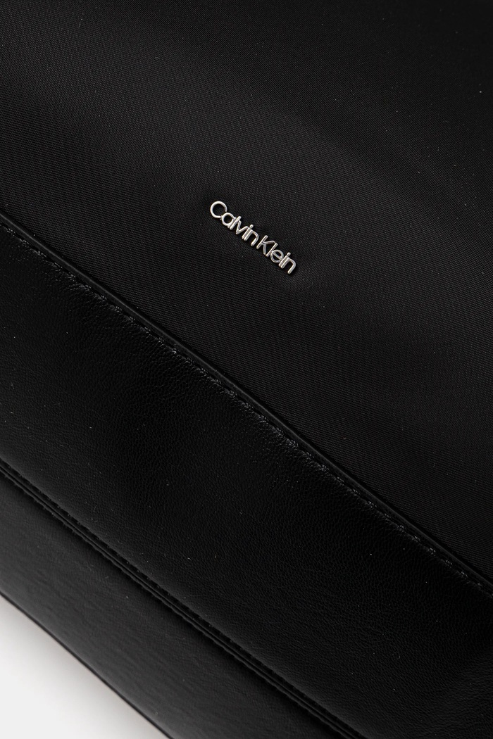 Calvin Klein torebka czarny K60K613128