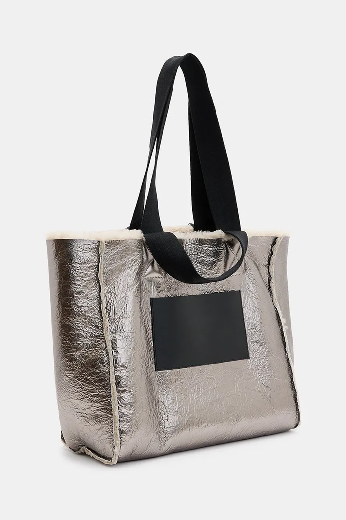 AllSaints geantă din piele cu două fețe IZZY SHEARLING W056XB