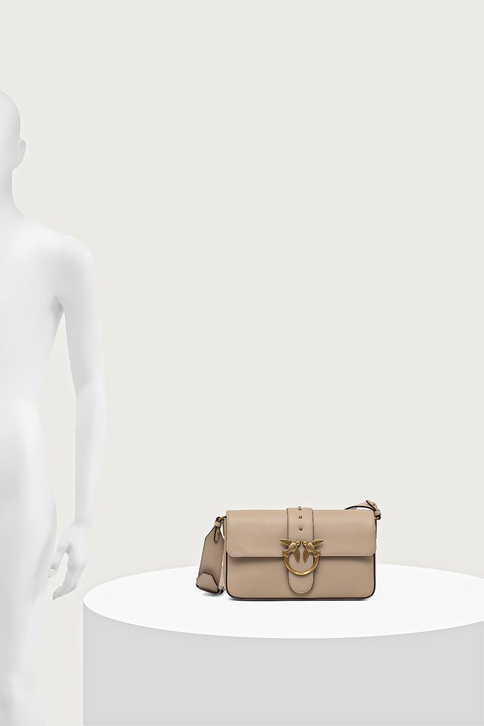 Pinko Kožená kabelka Pinko 104524.A0QO