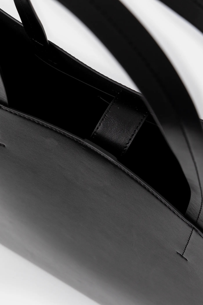 Kožená kabelka Calvin Klein LV04F3000G černá