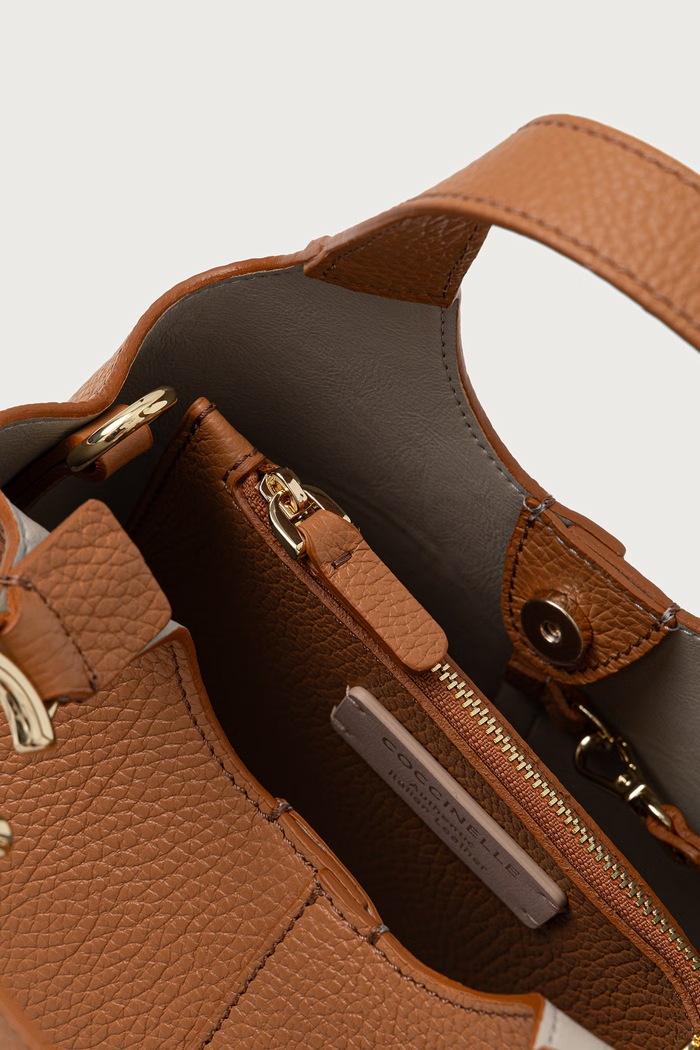 Crossbody kabelka dámská kožená Coccinelle zlatá E1.SHA.58.01.01