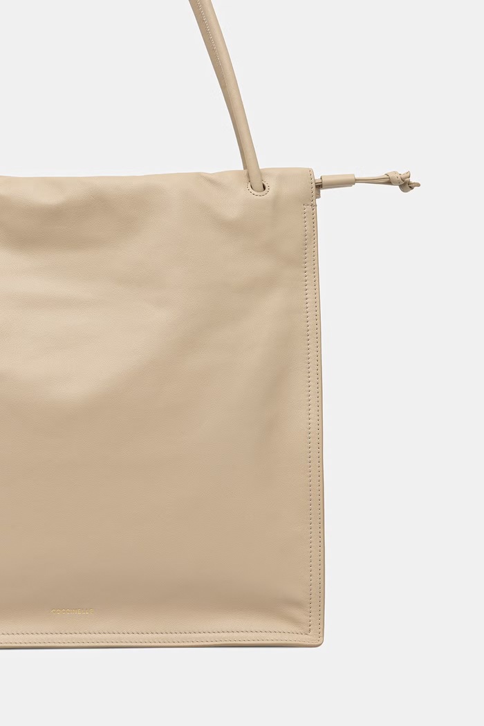Αξεσουάρ Coccinelle tote γυναικεία δερμάτινη E1.SS5.11.01.01 μπεζ