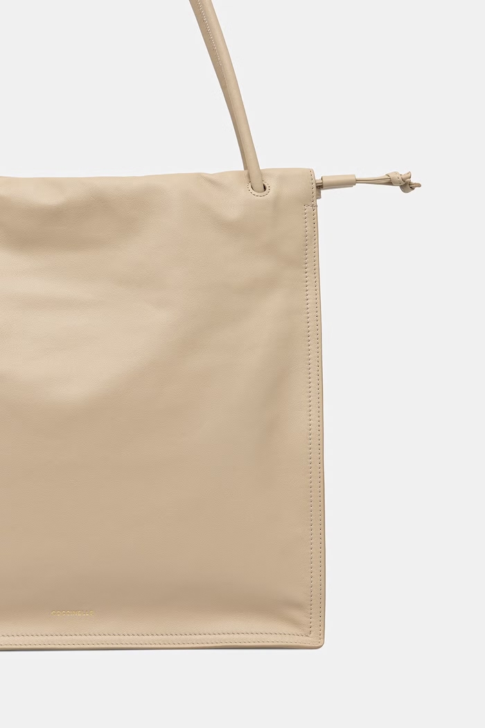 Αξεσουάρ Coccinelle tote γυναικεία δερμάτινη E1.SS5.11.01.01 μπεζ