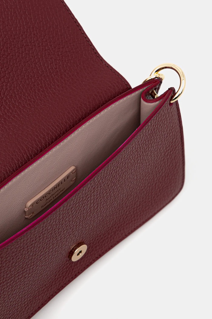 Geantă crossbody pentru femei din piele Coccinelle burgundia E5.SSL.27.01.01
