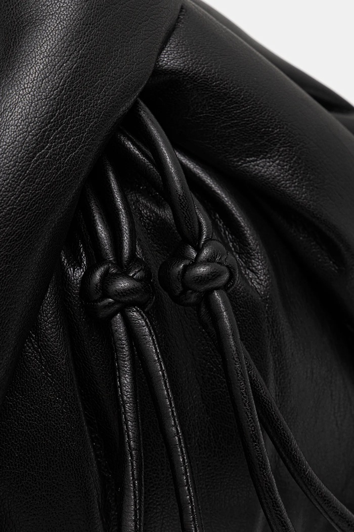 Kožená kabelka Nanushka JEN DRAWSTRING černá NW25SSBG04899