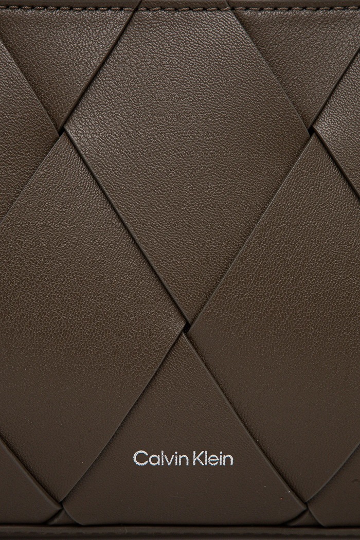 Τσάντα Calvin Klein καφέ K60K612992