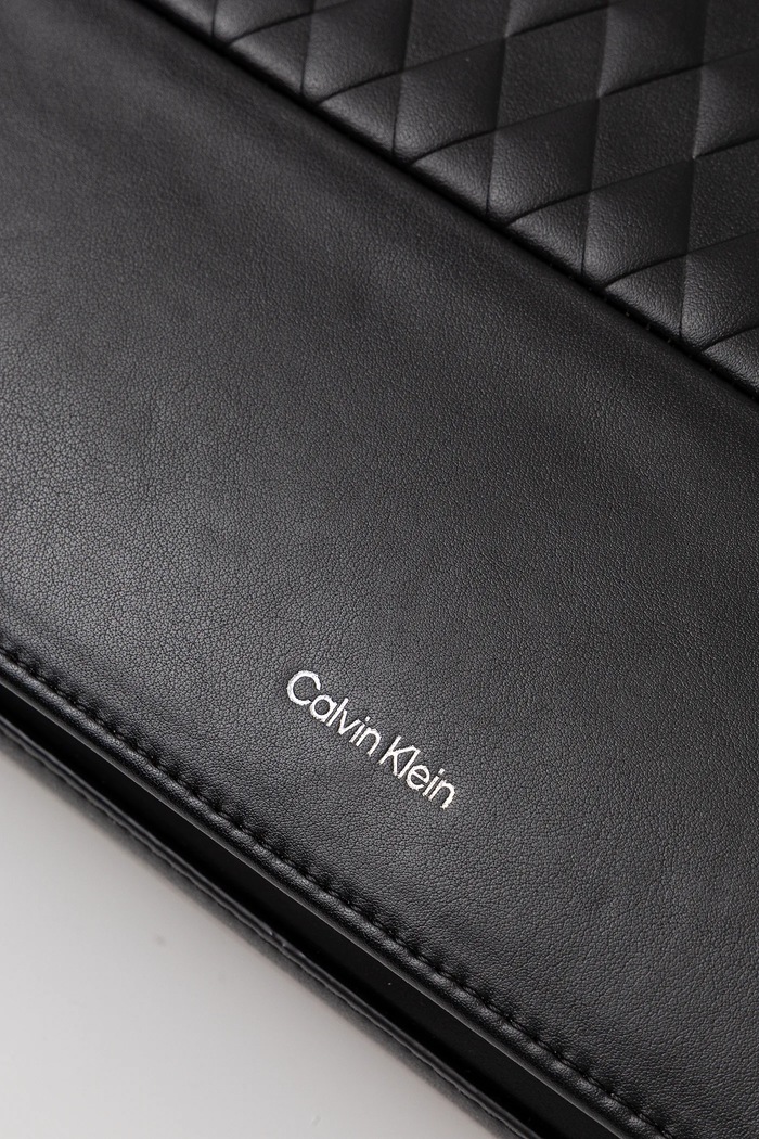 Чанта Calvin Klein черен K60K612996