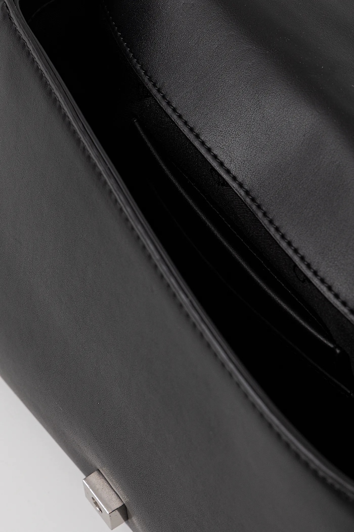 Чанта Calvin Klein K60K612996 черен