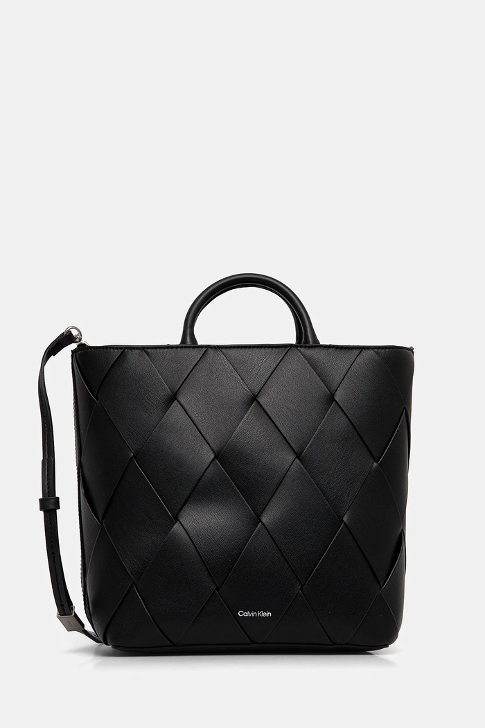 Torba Calvin Klein imitacija zrnate kože crna K60K613176
