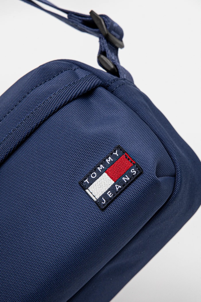 Kabelka Tommy Jeans modrá AW0AW17286