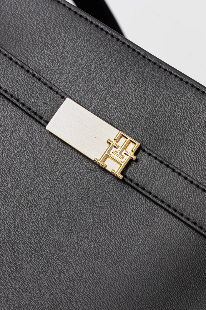 Torebka Tommy Hilfiger AW0AW17182 czarny