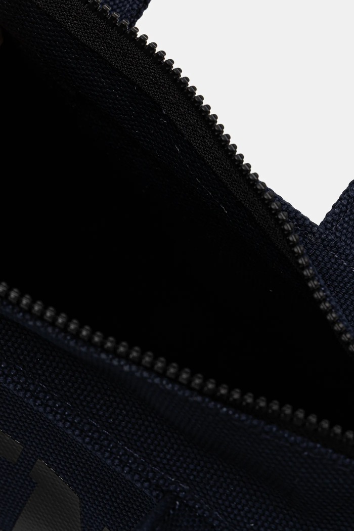 DKNY crossbody kabelka dámska bavlnená R41AOC80 tmavomodrá