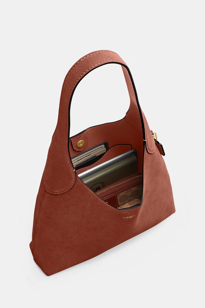 Coach чанта дамска от велур Brooklyn Shoulder Bag 28 кафяв CW637