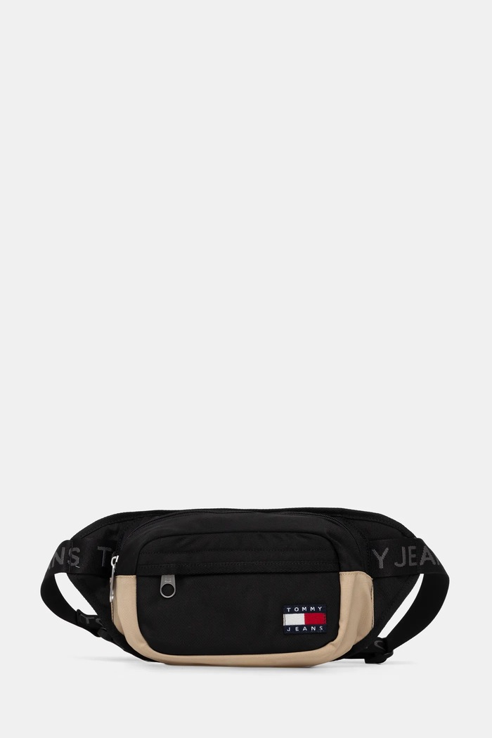 Tommy Jeans nerka nie mieści A4 czarny AM0AM13267