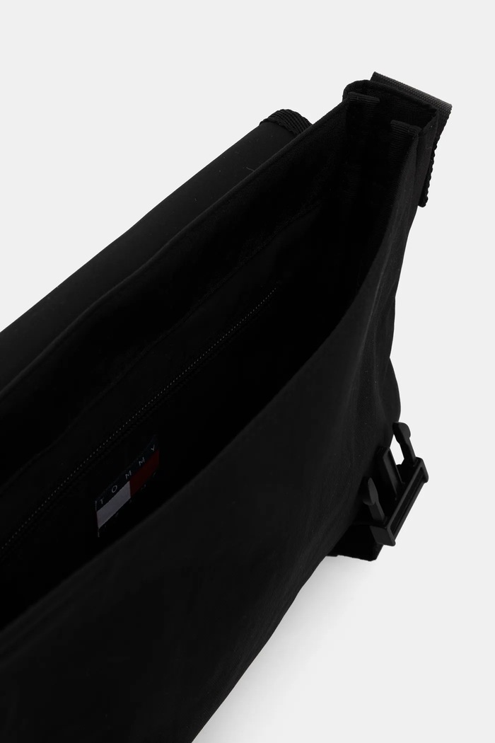 Borsetă Tommy Jeans negru AM0AM13326