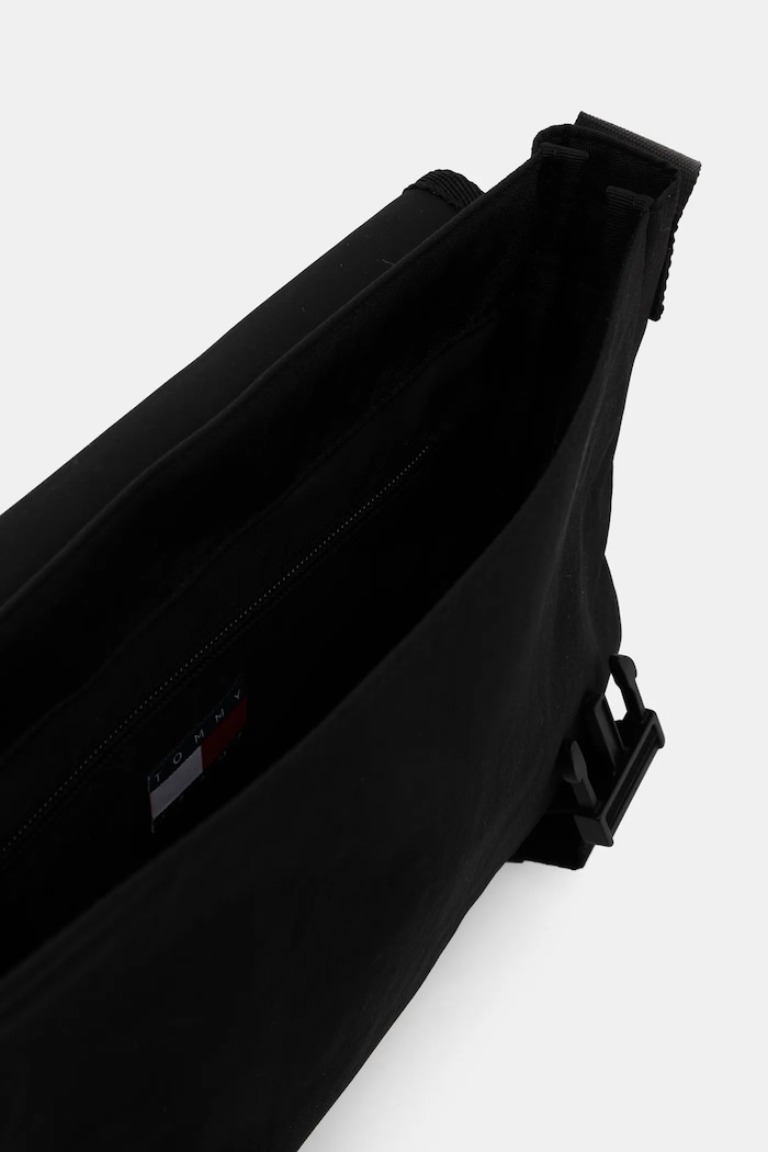 Borsetă Tommy Jeans negru AM0AM13326