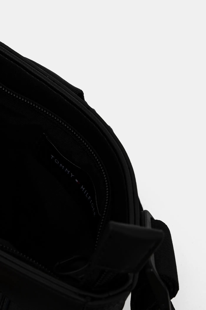 Ledvinka Tommy Hilfiger černá AM0AM13112