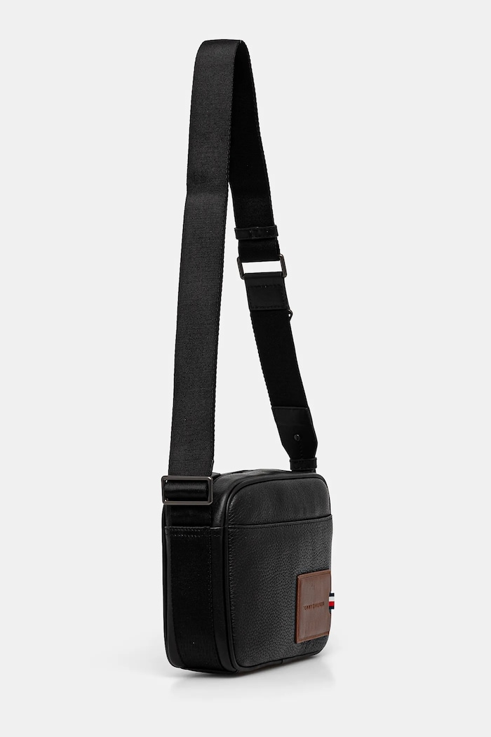 Tommy Hilfiger bőr oldaltáska AM0AM13311 fekete SS25