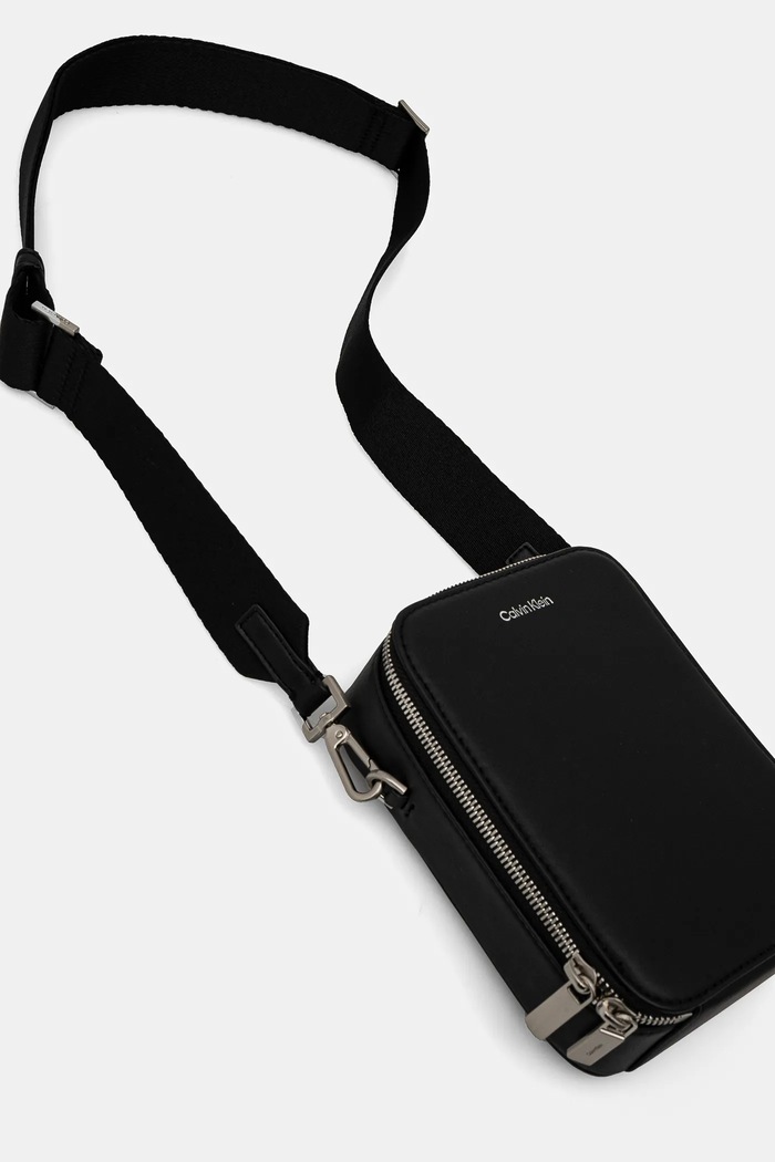 Torbica za okoli pasu Calvin Klein K50K512747 črna