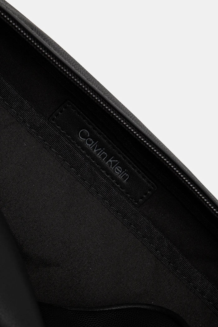 Kozmetická taška Calvin Klein čierna K50K512801
