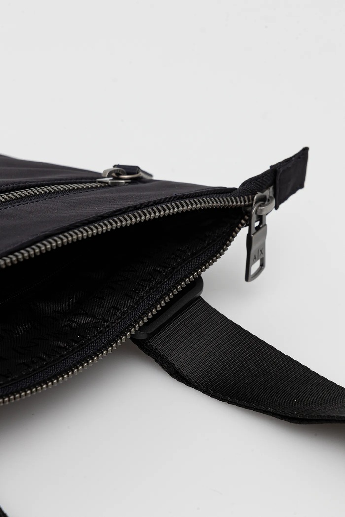 Armani Exchange borsetă bleumarin XM000105.AF15129