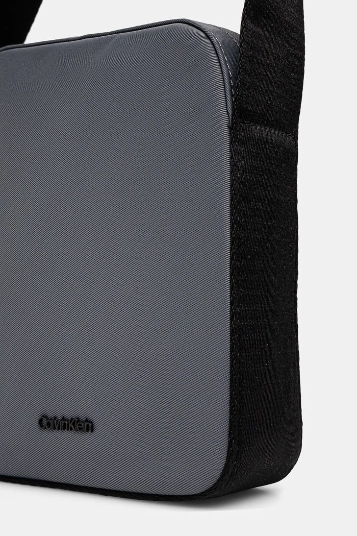 Malá taška Calvin Klein sivá K50K512886