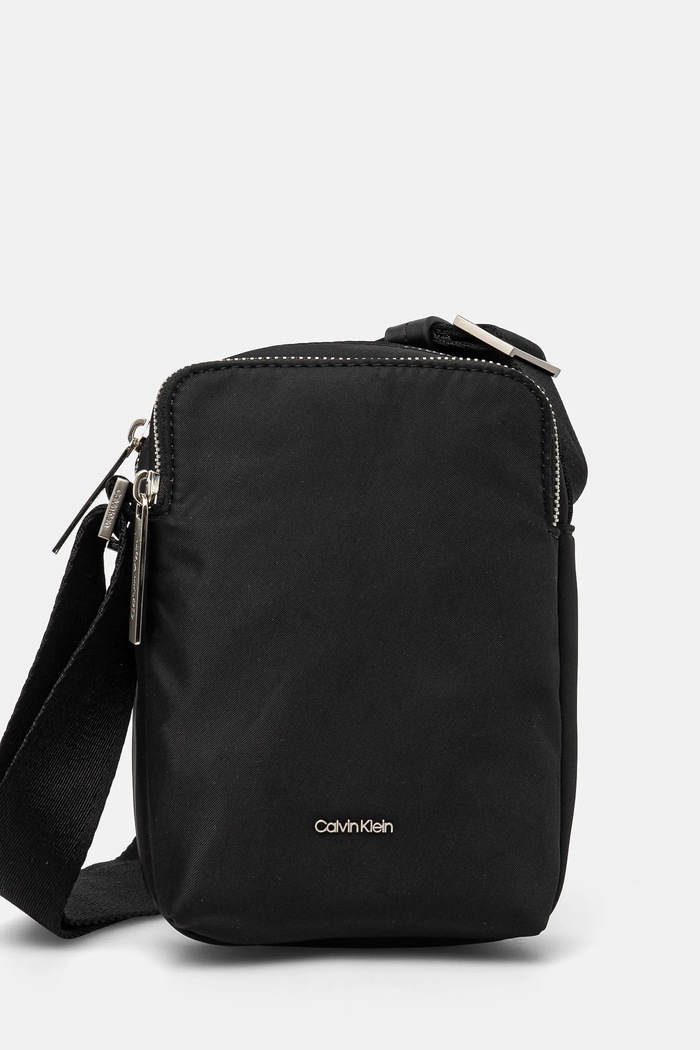 Calvin Klein saszetka nie mieści A4 czarny K50K512888