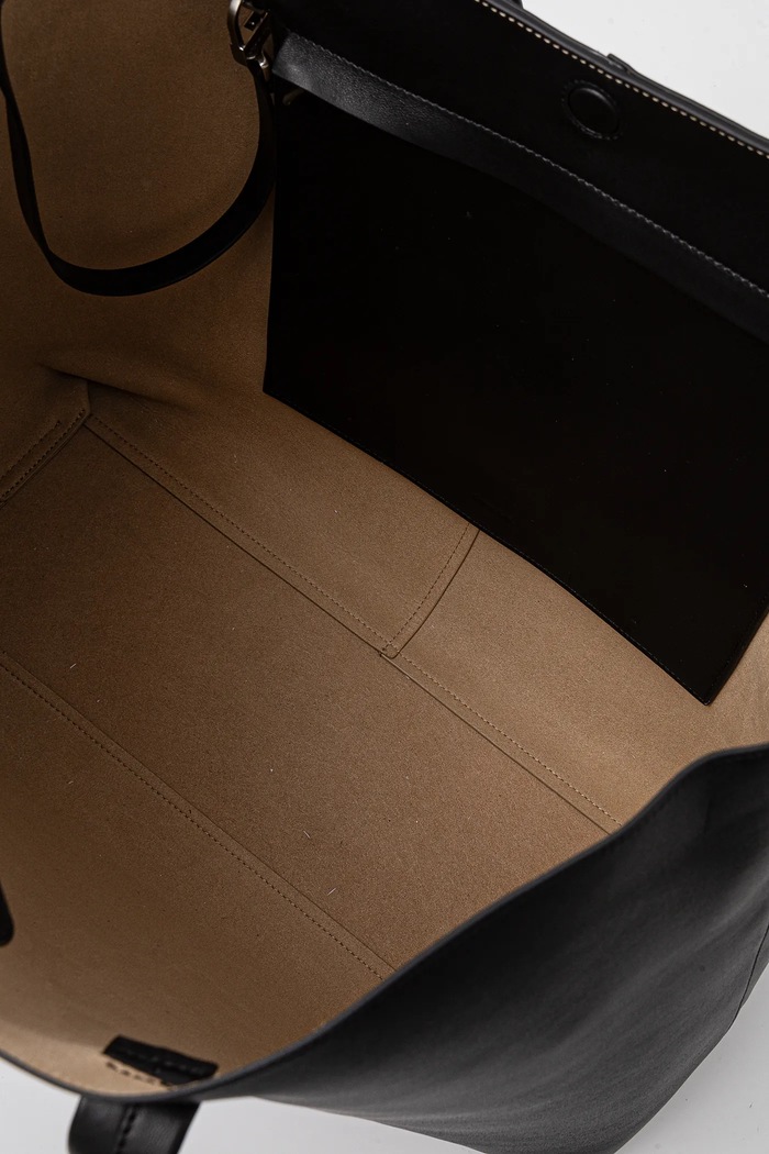 Kožená taška Calvin Klein 17 x 40 x 18 cm K50K512894 čierna